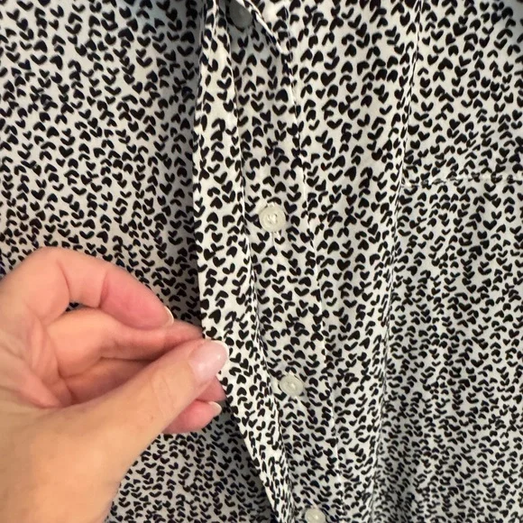 Nine West 4X Black Hearts with White Background Blouse - Picture 4 of 5